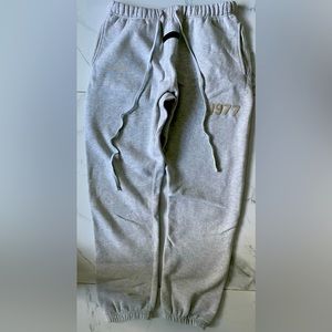 Fear of God Essentials Elastic Cuff Sweatpants 1977